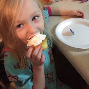 Meet your Posher, Crystal